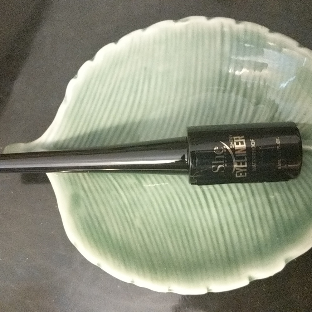 Waterproof Black Eyeliner